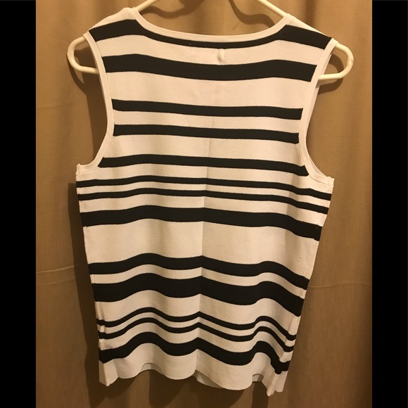Worthington L B&W stripe sleek V-neck top - Picture 7 of 7